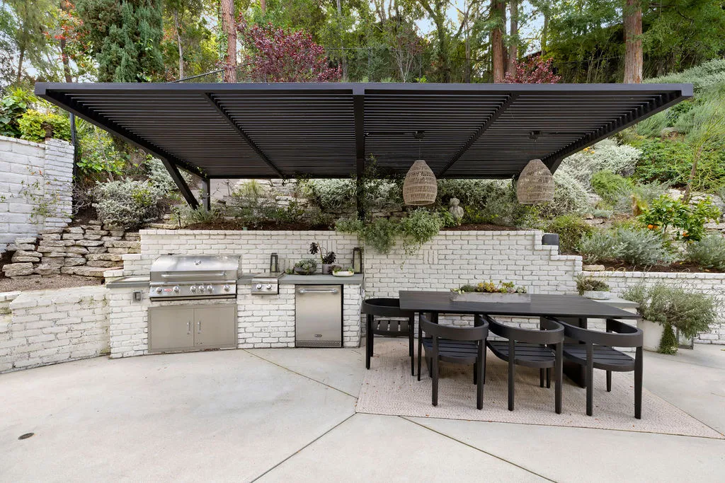 Outdoor Kitchens